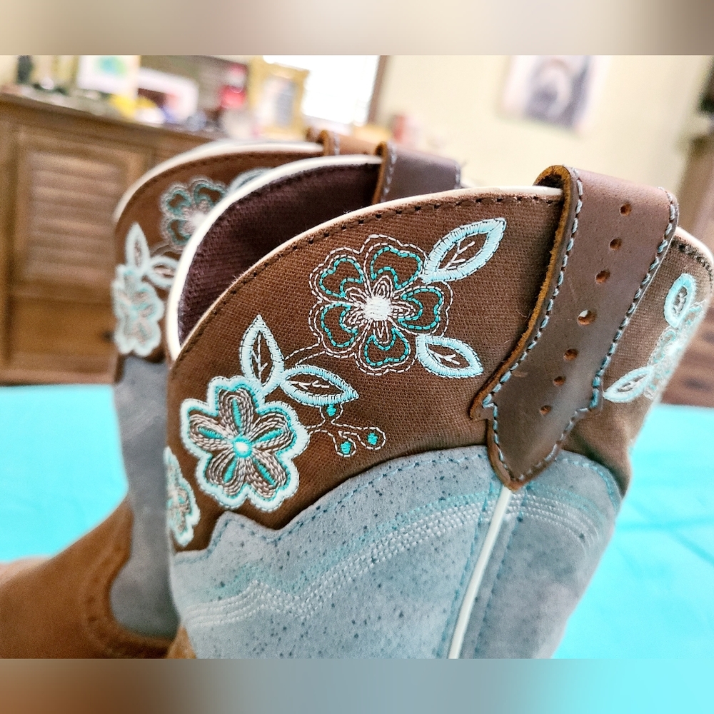 Justin Boots - Picture 4 of 13